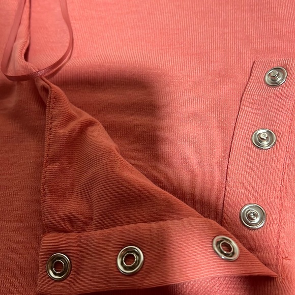NWOT Cefian snap button double-lined crop top, coral, size large - Picture 7 of 9